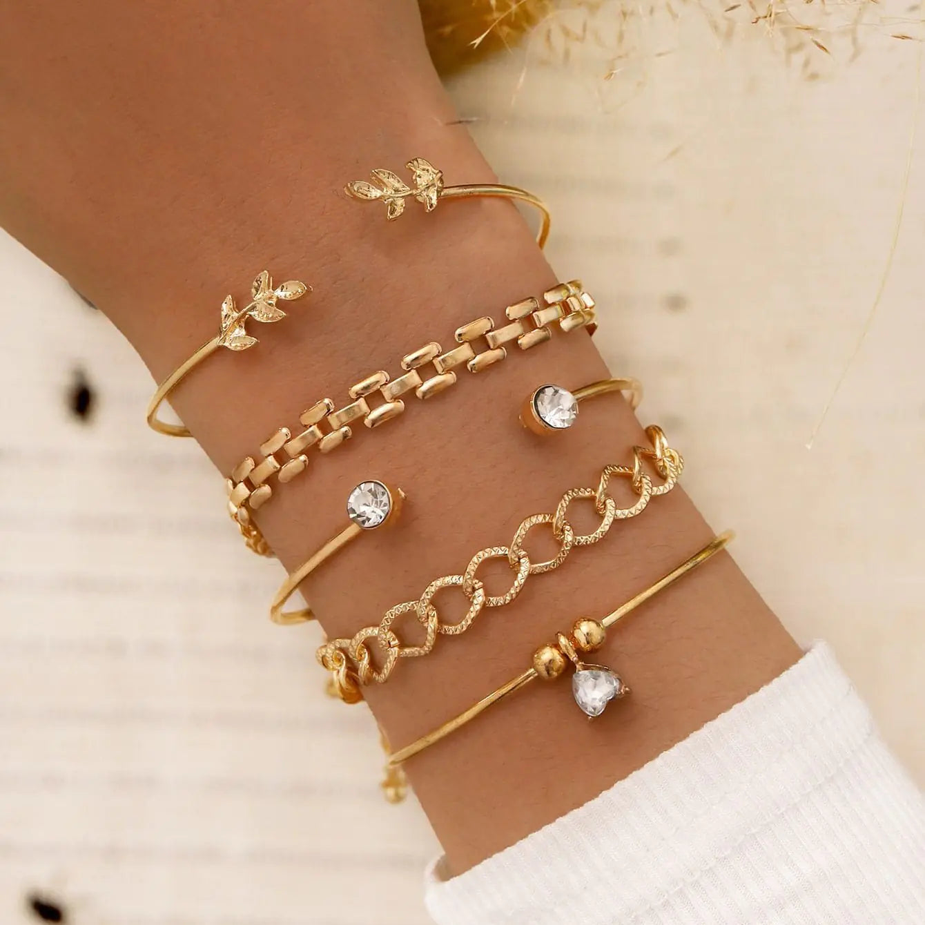 5-Piece Set of Women's Fashion Beaded Bracelets