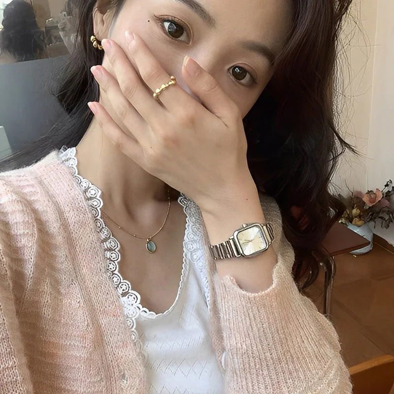 Retro Elegant Quartz Watch